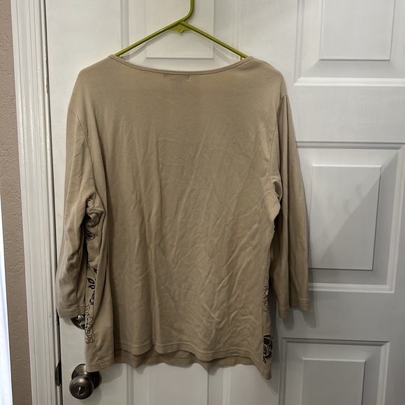 100% Cotton long sleeved tops 2 for $5 - Picture 6 of 6
